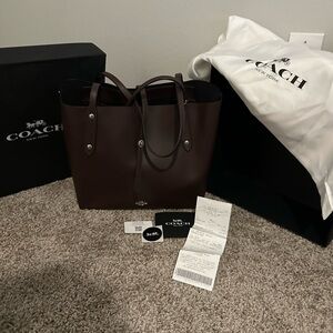 Coach plum Leather bag